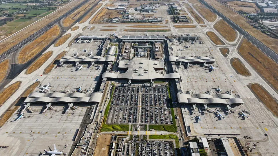 Aeropuerto Internacional AMB — Aeropuerto en Santiago de Chile